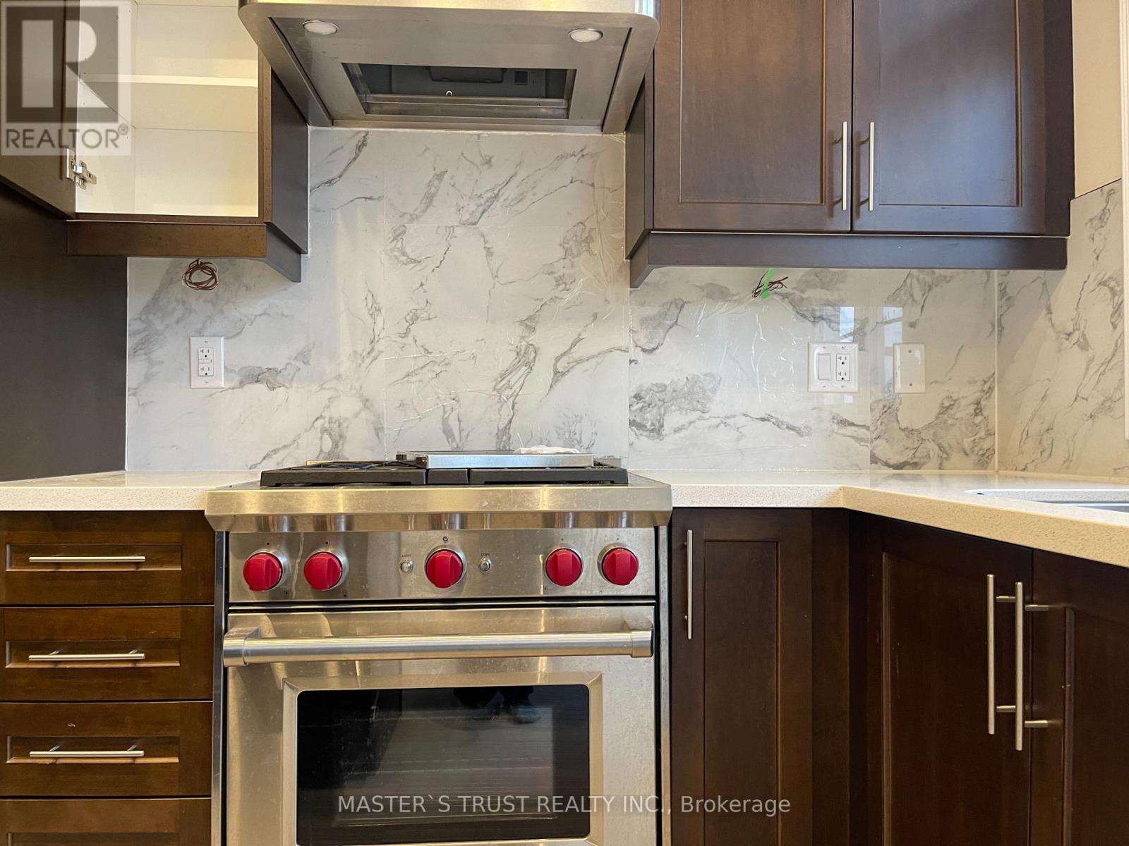 67 New Yorkton Avenue, Markham, Ontario  L6C 0Y5 - Photo 2 - N12645678