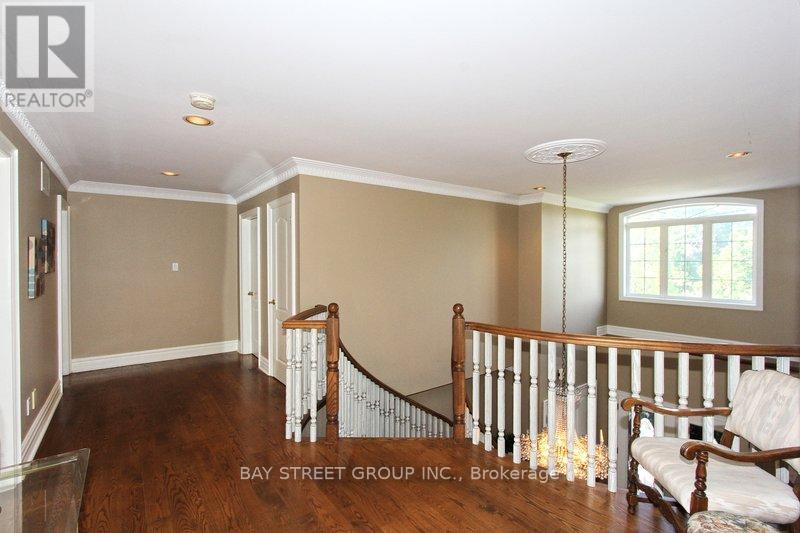 17 Dunvegan Drive, Richmond Hill, Ontario  L4C 9P8 - Photo 12 - N12645688