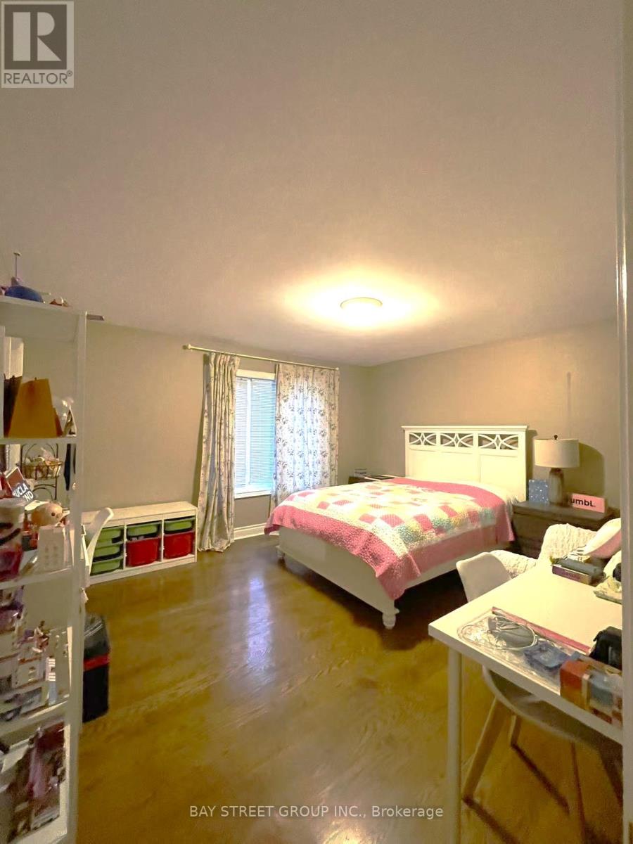 17 Dunvegan Drive, Richmond Hill, Ontario  L4C 9P8 - Photo 21 - N12645688