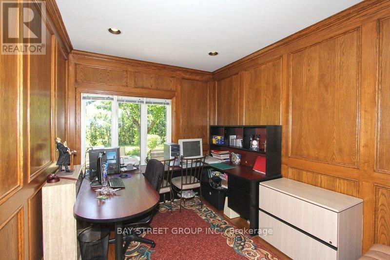 17 Dunvegan Drive, Richmond Hill, Ontario  L4C 9P8 - Photo 28 - N12645688