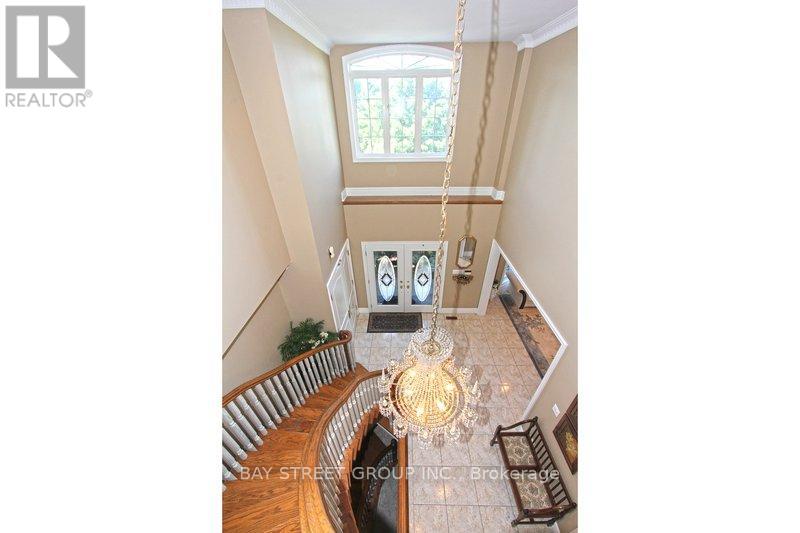 17 Dunvegan Drive, Richmond Hill, Ontario  L4C 9P8 - Photo 5 - N12645688