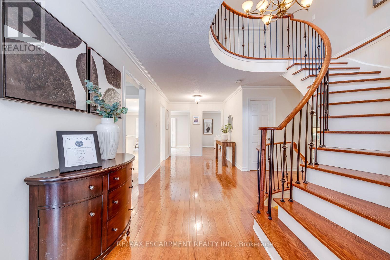 2161 Grenville Drive, Oakville, Ontario  L6H 4X1 - Photo 10 - W12645684