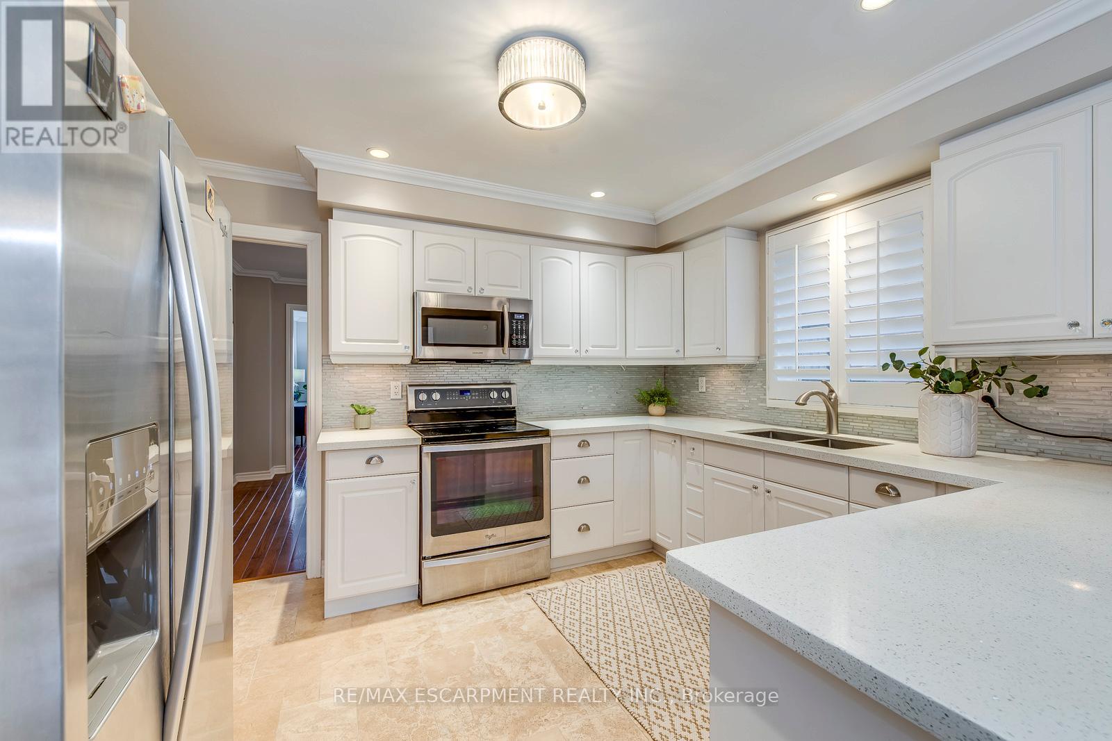 2161 Grenville Drive, Oakville, Ontario  L6H 4X1 - Photo 16 - W12645684