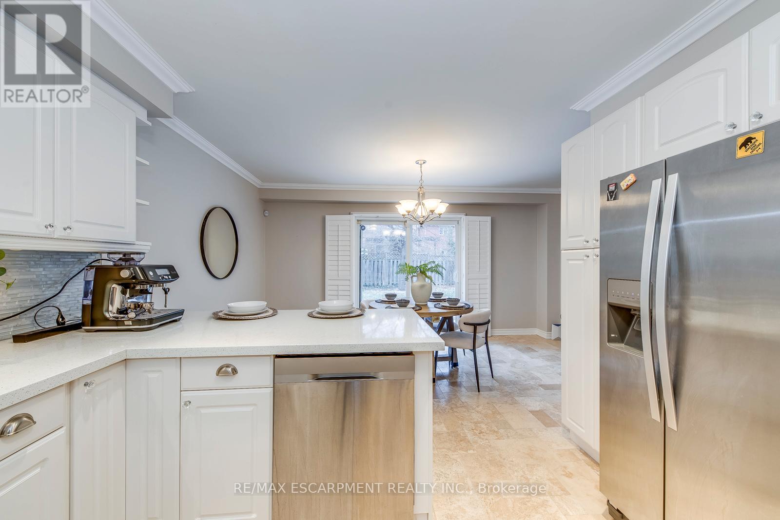 2161 Grenville Drive, Oakville, Ontario  L6H 4X1 - Photo 18 - W12645684