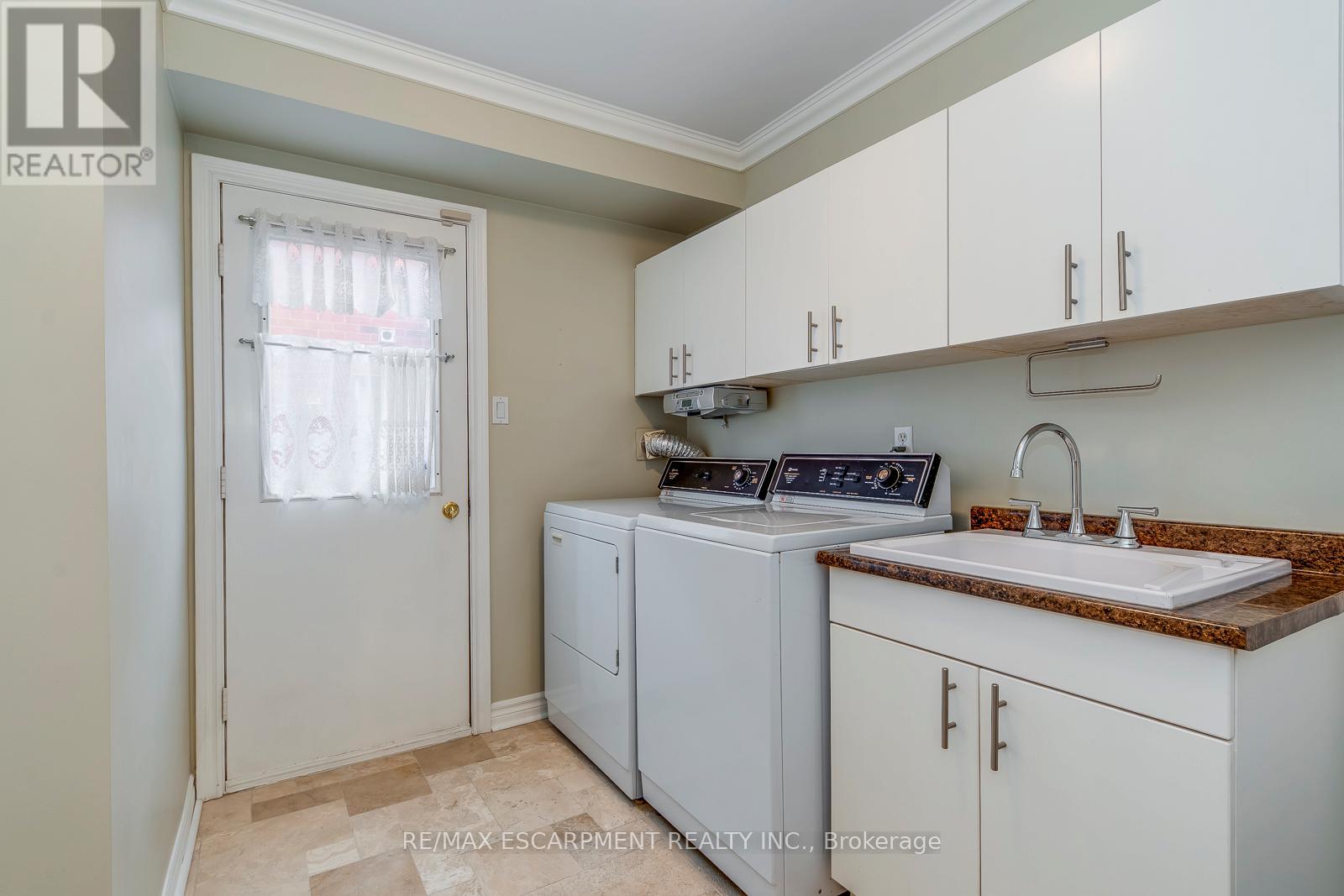 2161 Grenville Drive, Oakville, Ontario  L6H 4X1 - Photo 24 - W12645684