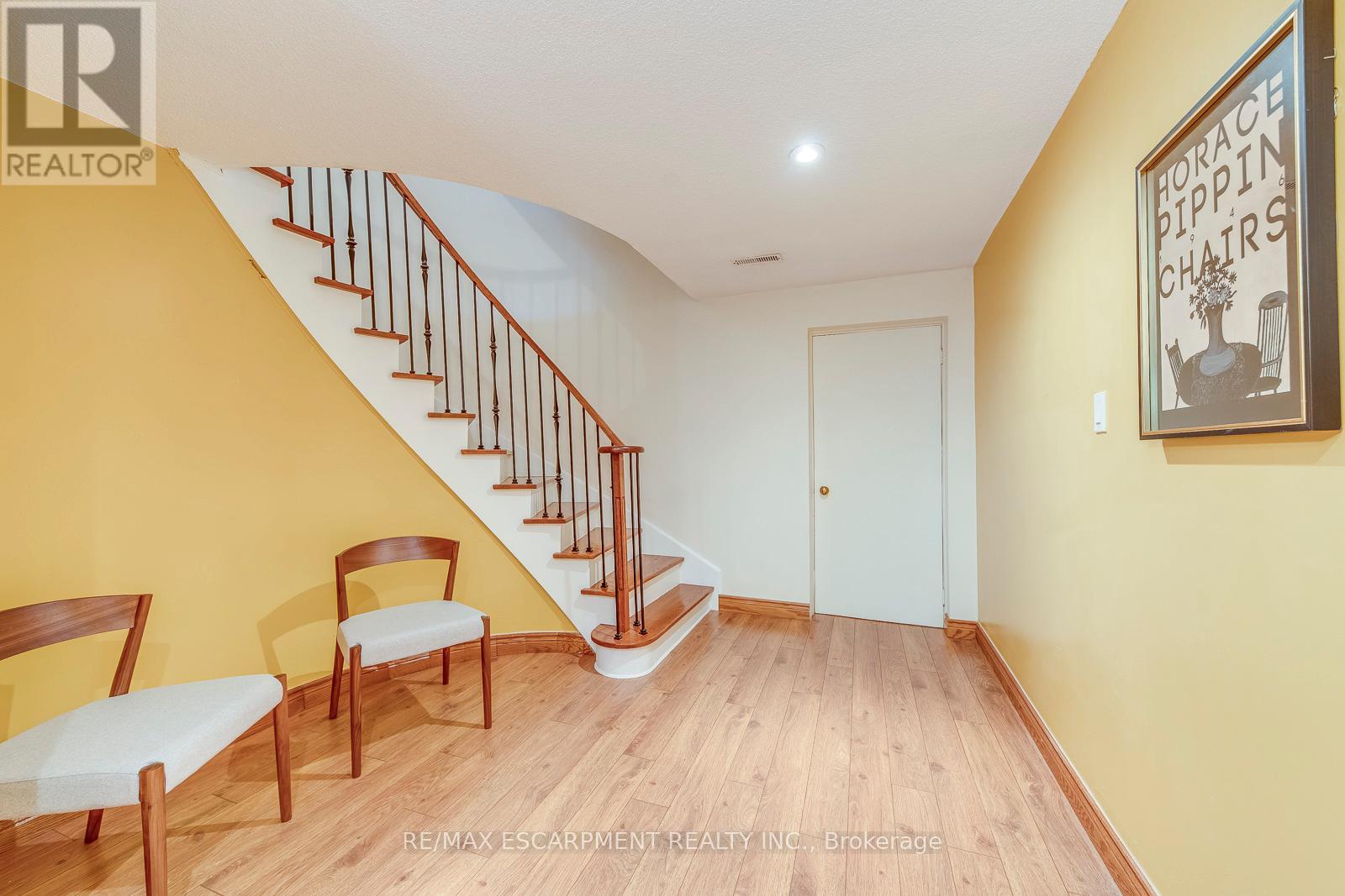 2161 Grenville Drive, Oakville, Ontario  L6H 4X1 - Photo 39 - W12645684