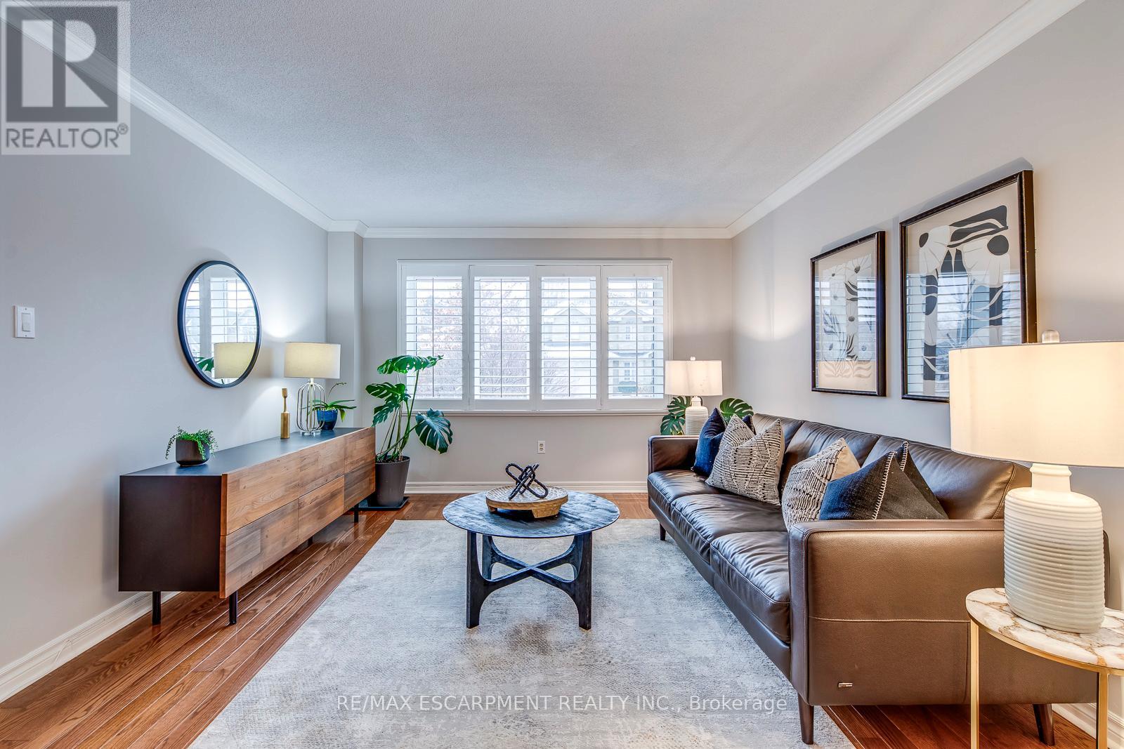 2161 Grenville Drive, Oakville, Ontario  L6H 4X1 - Photo 4 - W12645684