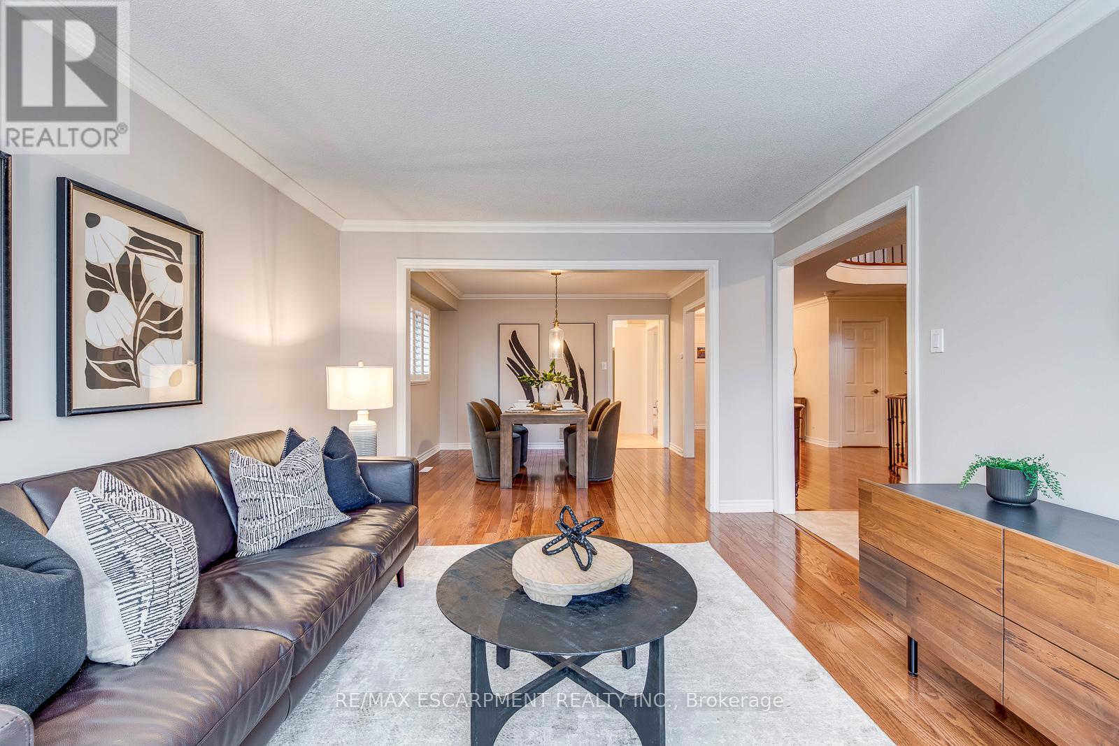 2161 Grenville Drive, Oakville, Ontario  L6H 4X1 - Photo 5 - W12645684