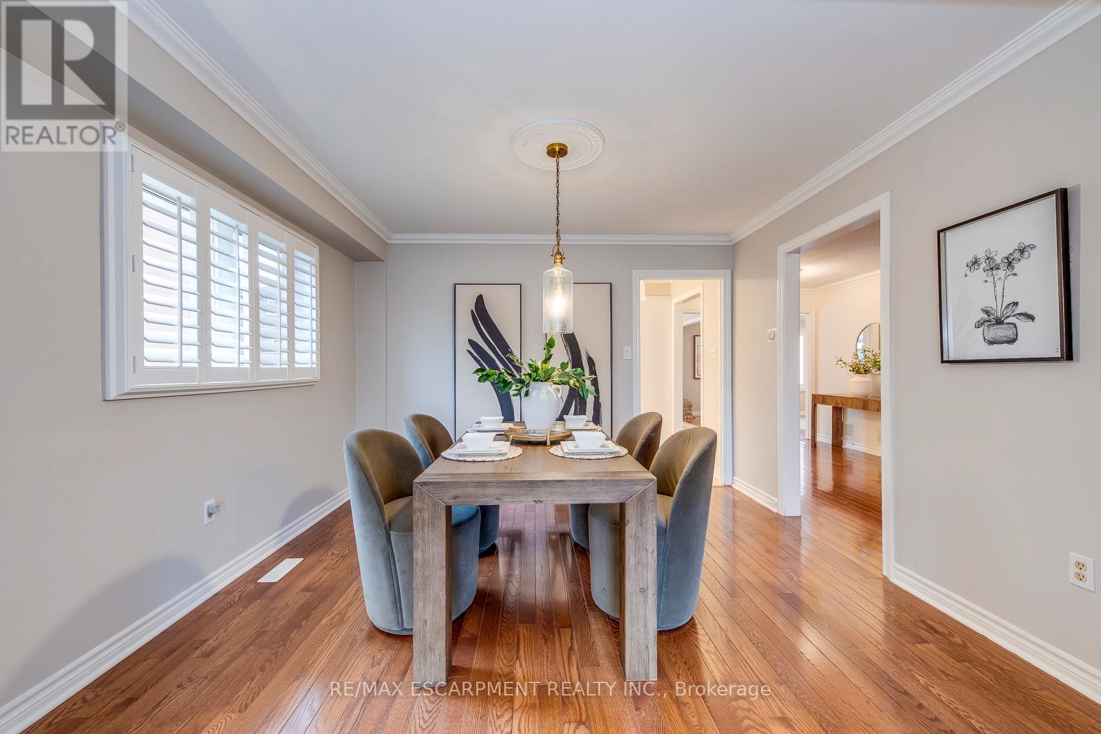 2161 Grenville Drive, Oakville, Ontario  L6H 4X1 - Photo 6 - W12645684