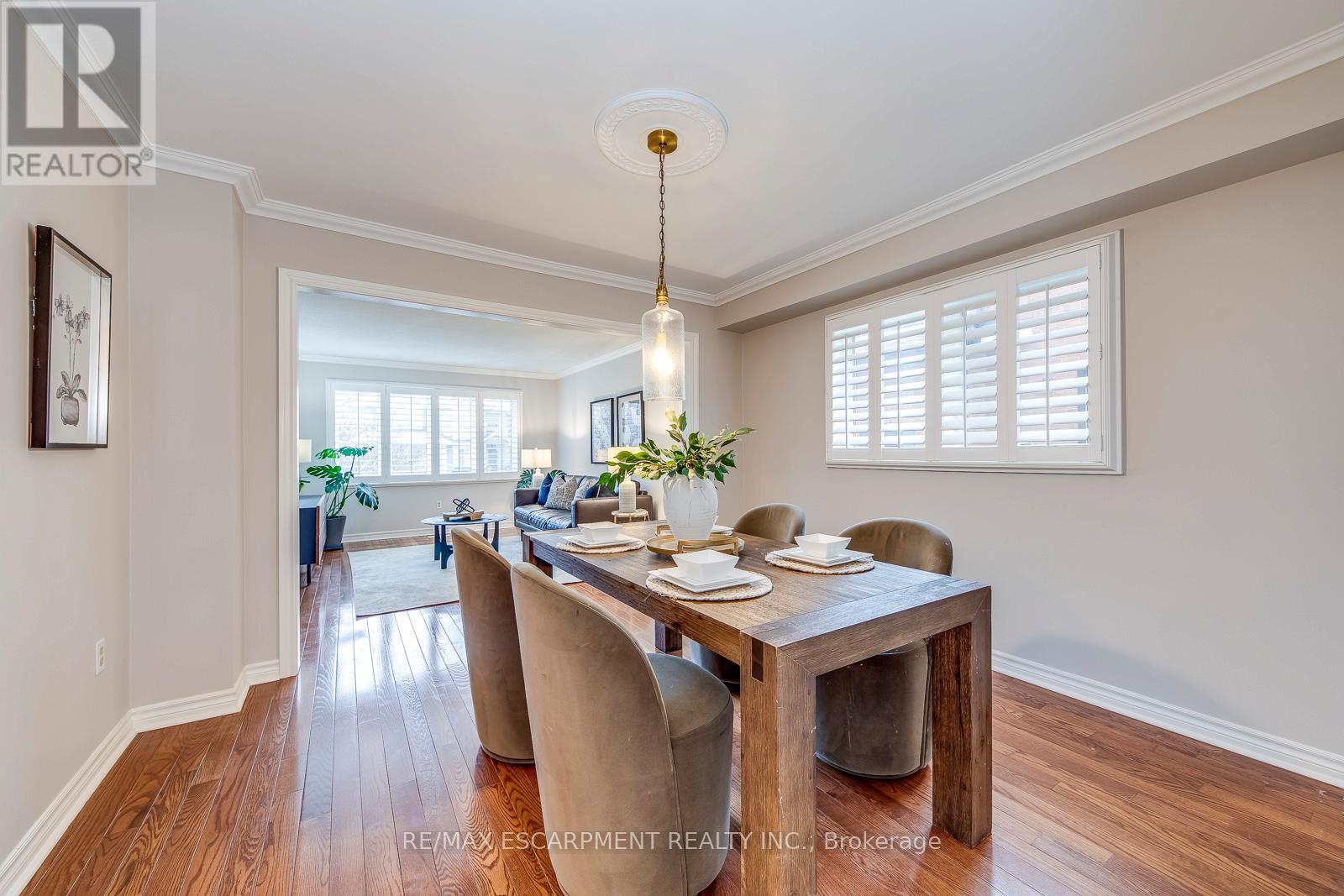 2161 Grenville Drive, Oakville, Ontario  L6H 4X1 - Photo 9 - W12645684