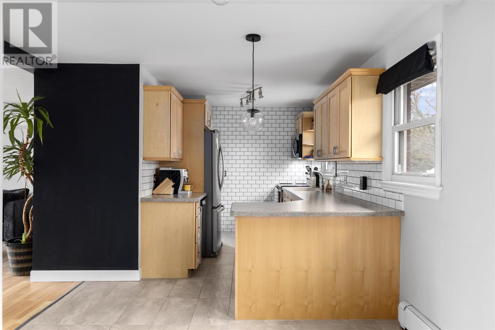 225 Hugill St, Sault Ste. Marie, Ontario  P6A 4G1 - Photo 10 - SM253436