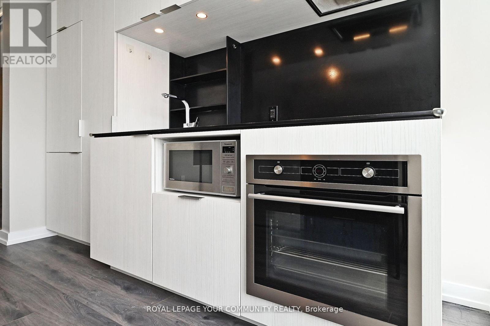 1801 - 77 Shuter Street, Toronto, Ontario  M5B 0B8 - Photo 18 - C12645690