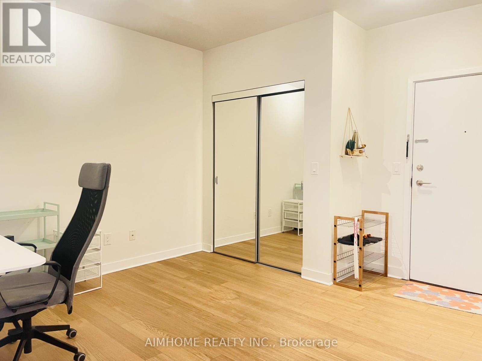 1018 - 295 Adelaide Street W, Toronto, Ontario  M5V 1P7 - Photo 4 - C12645712