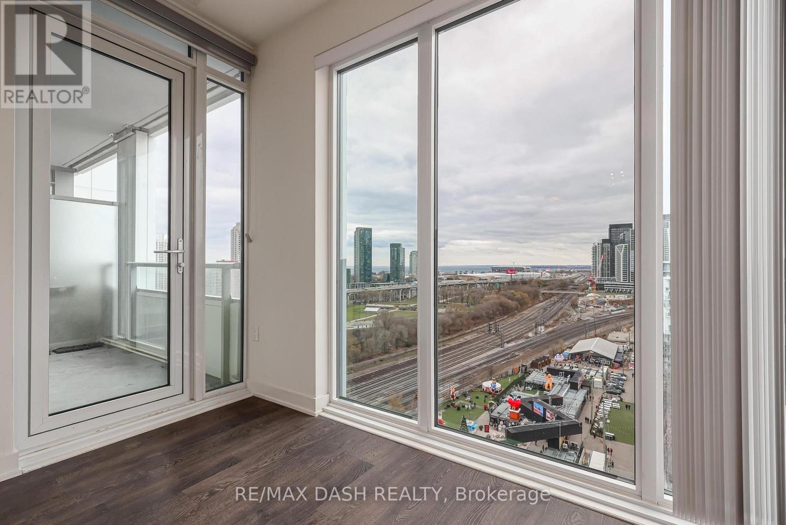 1508W - 27 BATHURST STREET, Toronto, Ontario