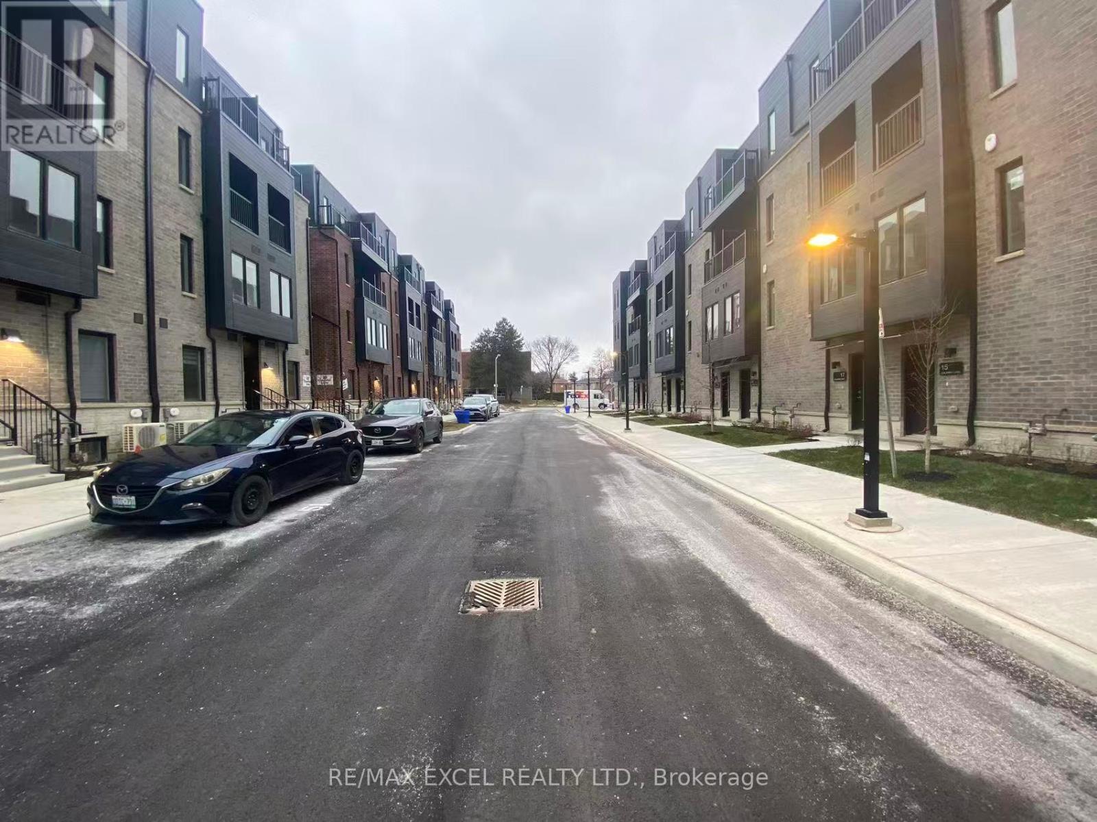 61 - 10 Calamint Lane E, Toronto, Ontario  M1W 2H1 - Photo 2 - E12645692