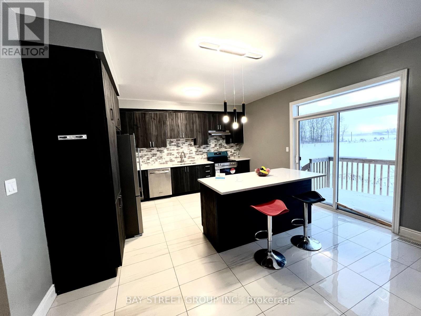 4 Middleton Drive, Wasaga Beach, Ontario  L9Z 0K9 - Photo 13 - S12645710