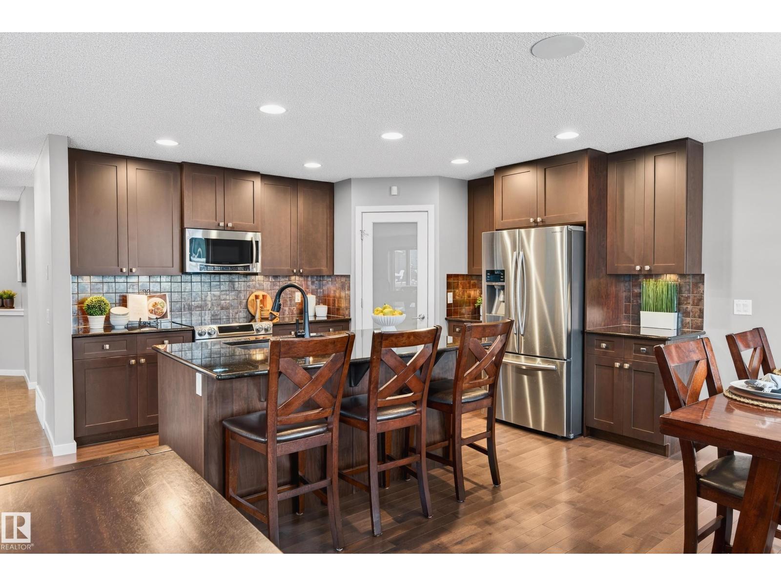 21711 85 AV NW, Edmonton, Alberta