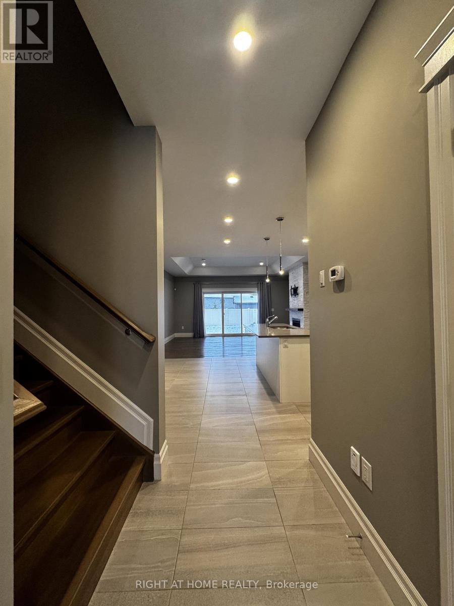 463 Martinique Avenue, Windsor, Ontario  N8P 0E7 - Photo 3 - X12645716