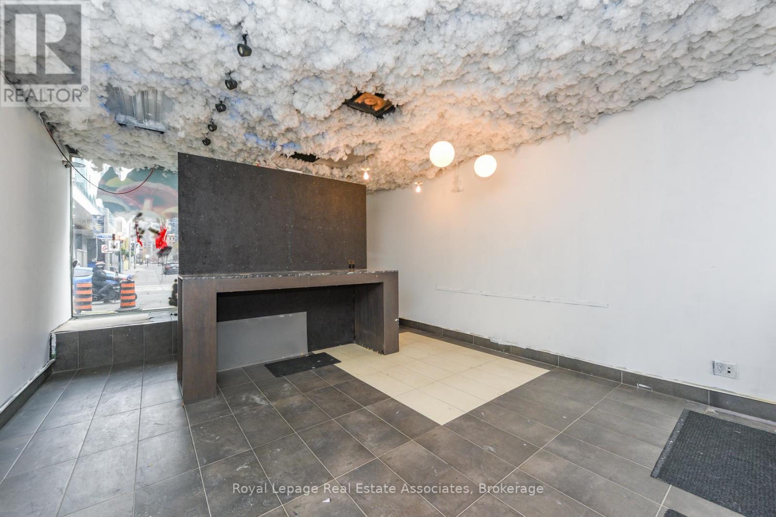 Main Level - 756 Yonge Street, Toronto, Ontario  M4Y 2B6 - Photo 10 - C12595028