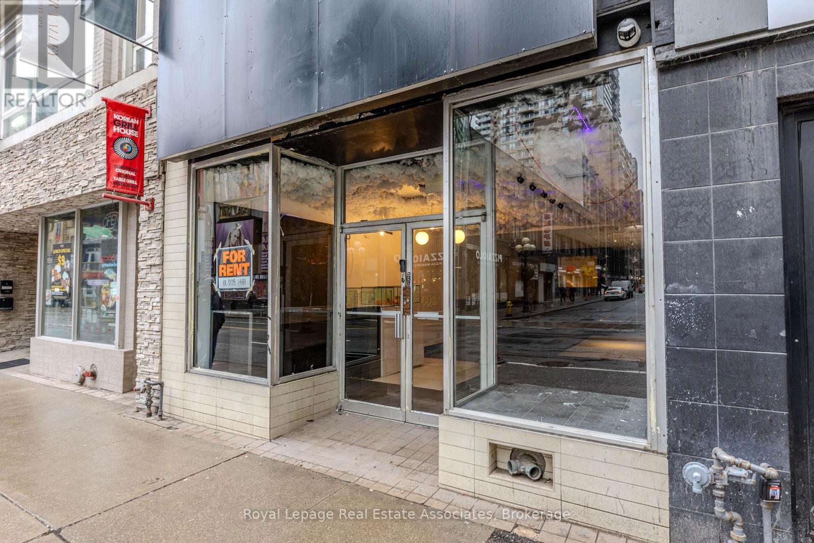 Main Level - 756 Yonge Street, Toronto, Ontario  M4Y 2B6 - Photo 3 - C12595028