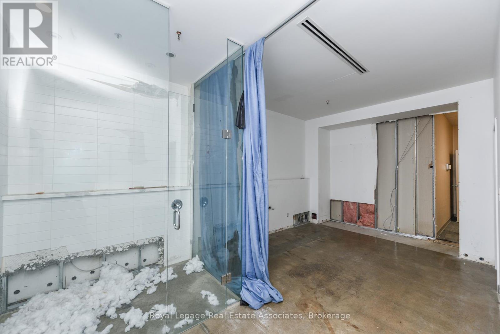 Main Level - 756 Yonge Street, Toronto, Ontario  M4Y 2B6 - Photo 27 - C12595028