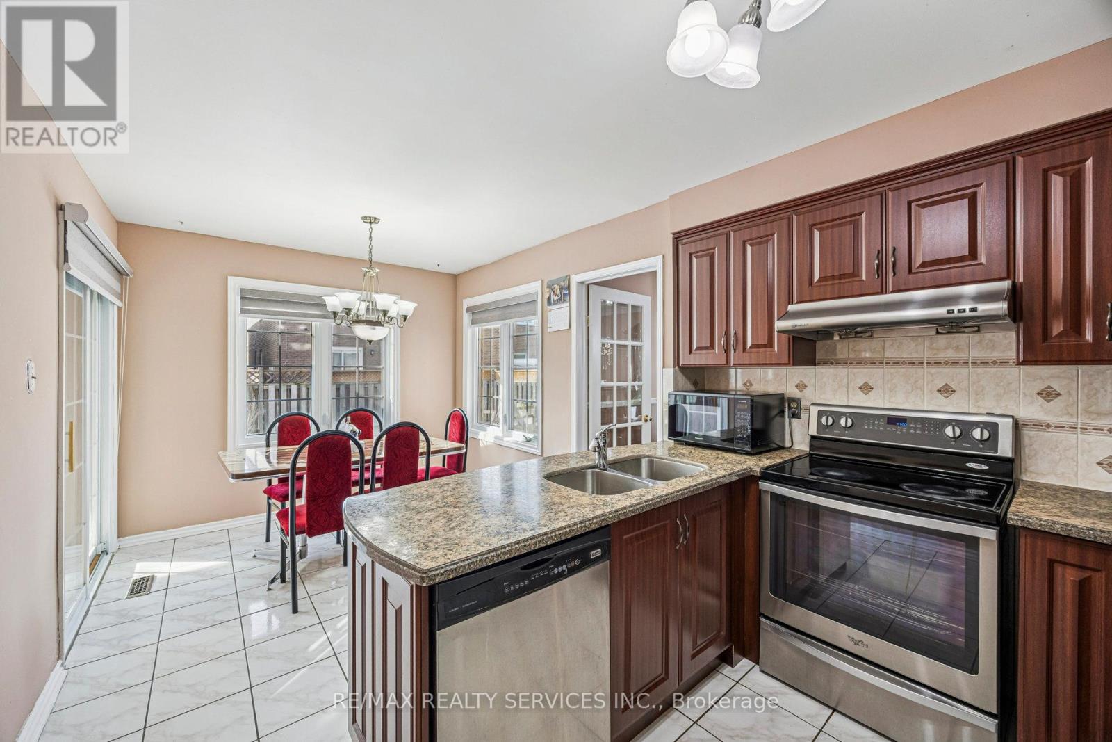 7 Duggan Drive, Brampton, Ontario  L6Y 4K8 - Photo 17 - W12645722