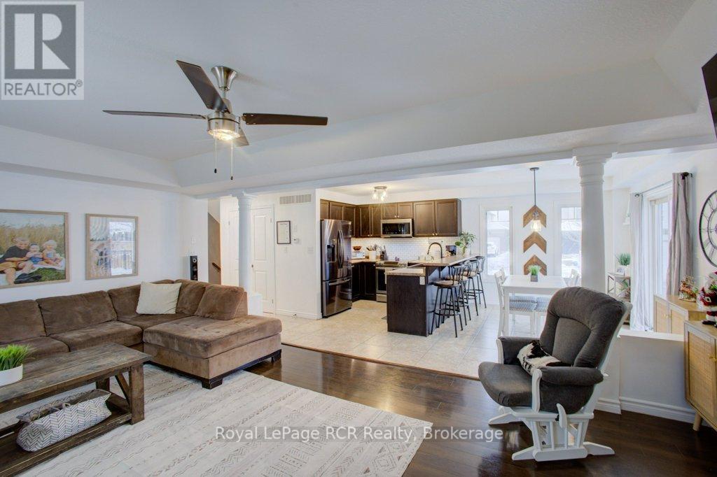 11 Green Street, Mapleton, Ontario  N0G 1P0 - Photo 11 - X12645728