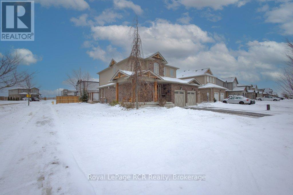 11 Green Street, Mapleton, Ontario  N0G 1P0 - Photo 3 - X12645728