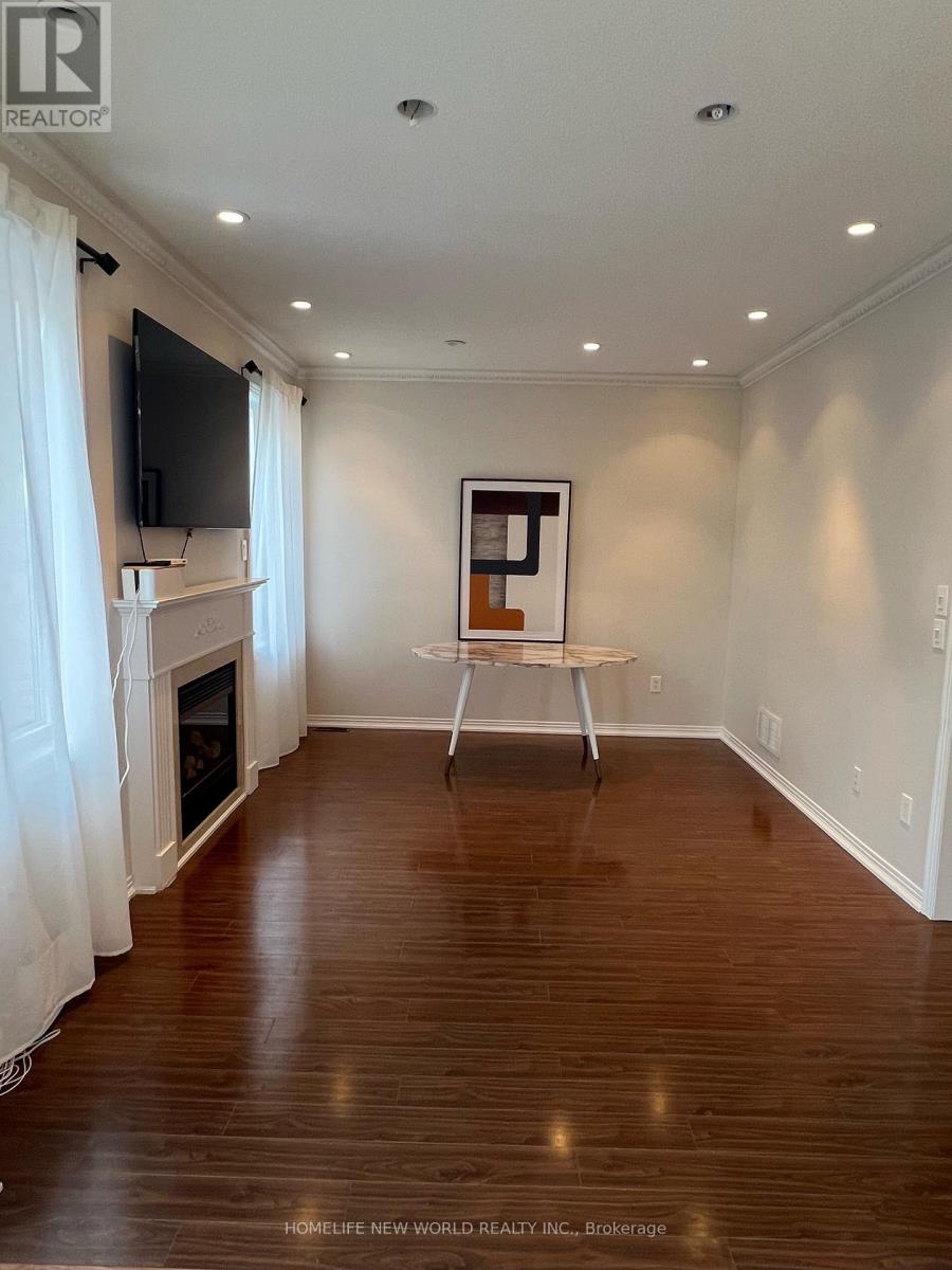 61 Lakespring Drive, Markham, Ontario  L6C 2Z1 - Photo 11 - N12645730