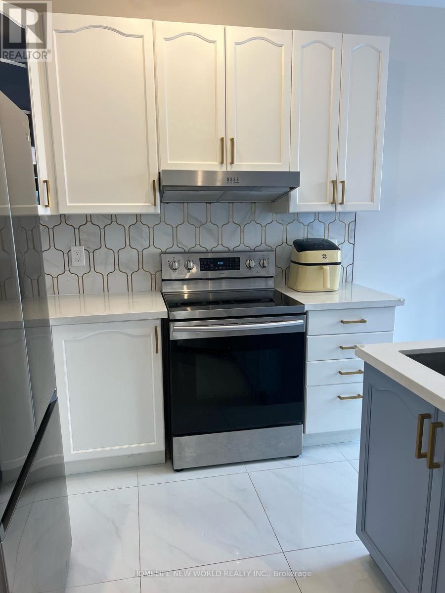 61 Lakespring Drive, Markham, Ontario  L6C 2Z1 - Photo 14 - N12645730