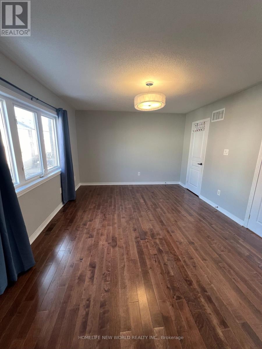 61 Lakespring Drive, Markham, Ontario  L6C 2Z1 - Photo 18 - N12645730