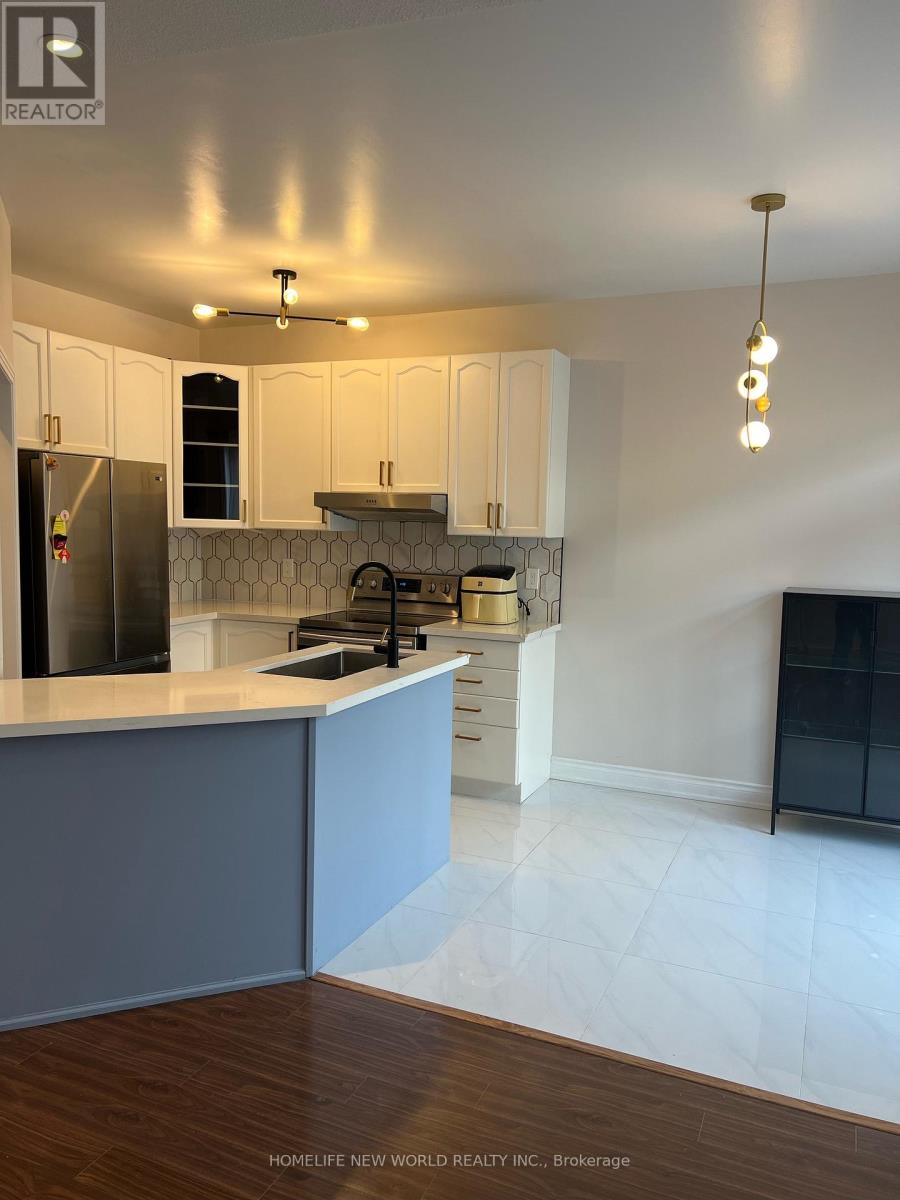 61 Lakespring Drive, Markham, Ontario  L6C 2Z1 - Photo 9 - N12645730