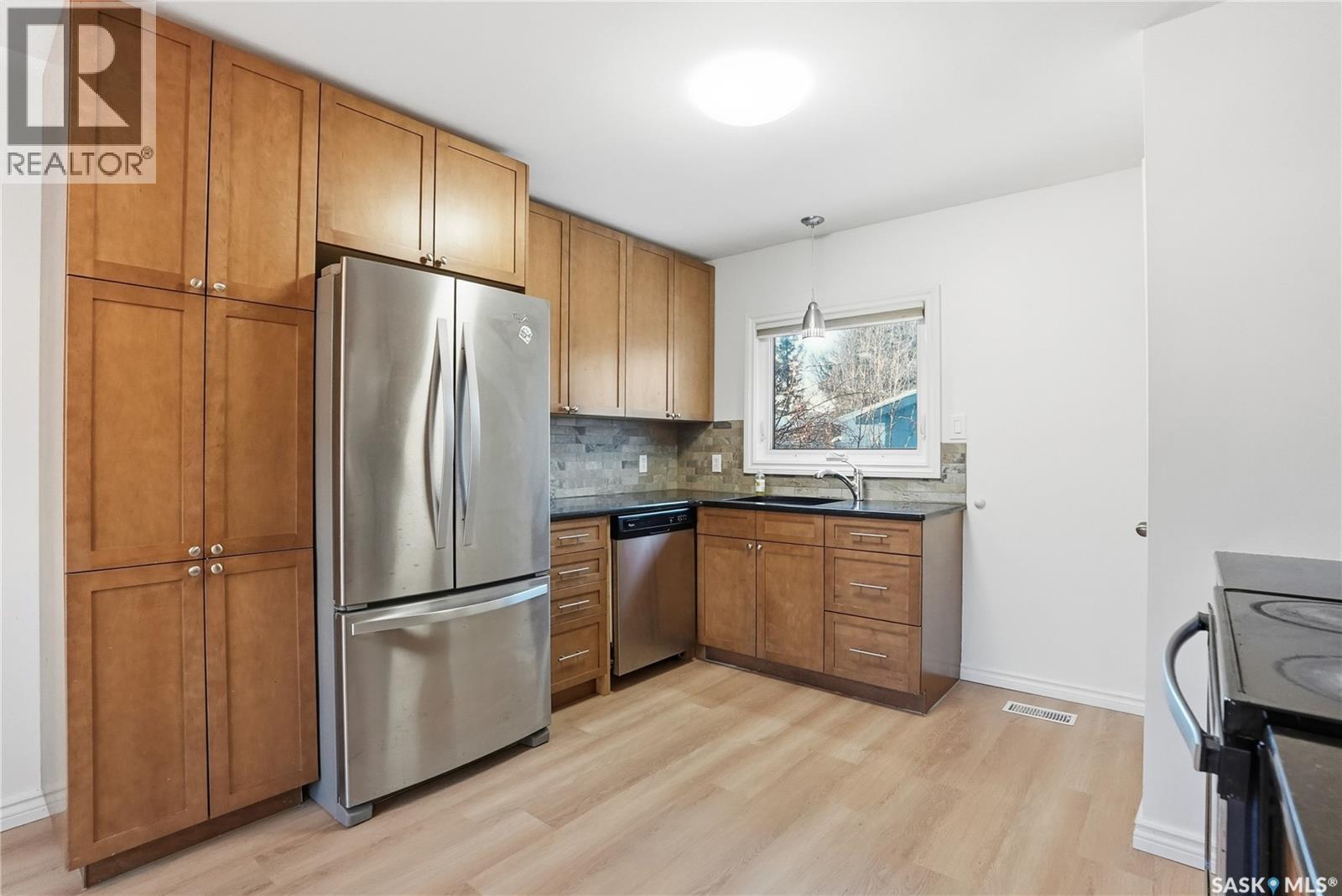 1906 Louise Avenue, Saskatoon, Saskatchewan  S7J 2C2 - Photo 12 - SK025839