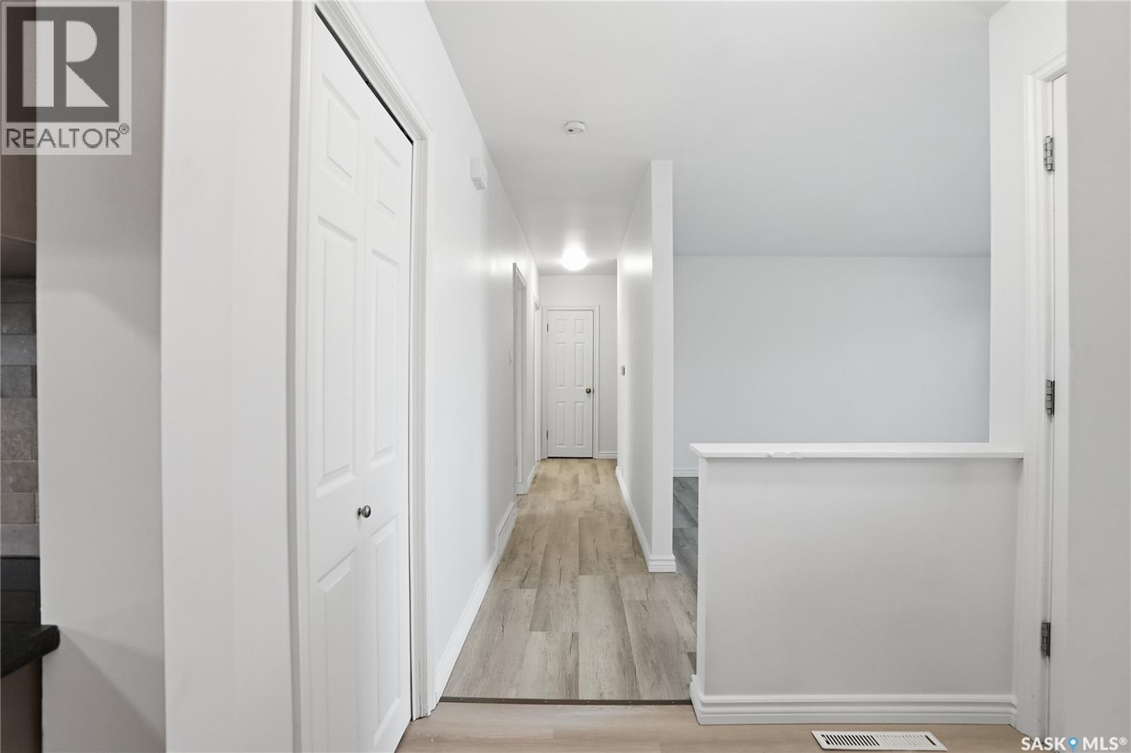 1906 Louise Avenue, Saskatoon, Saskatchewan  S7J 2C2 - Photo 3 - SK025839