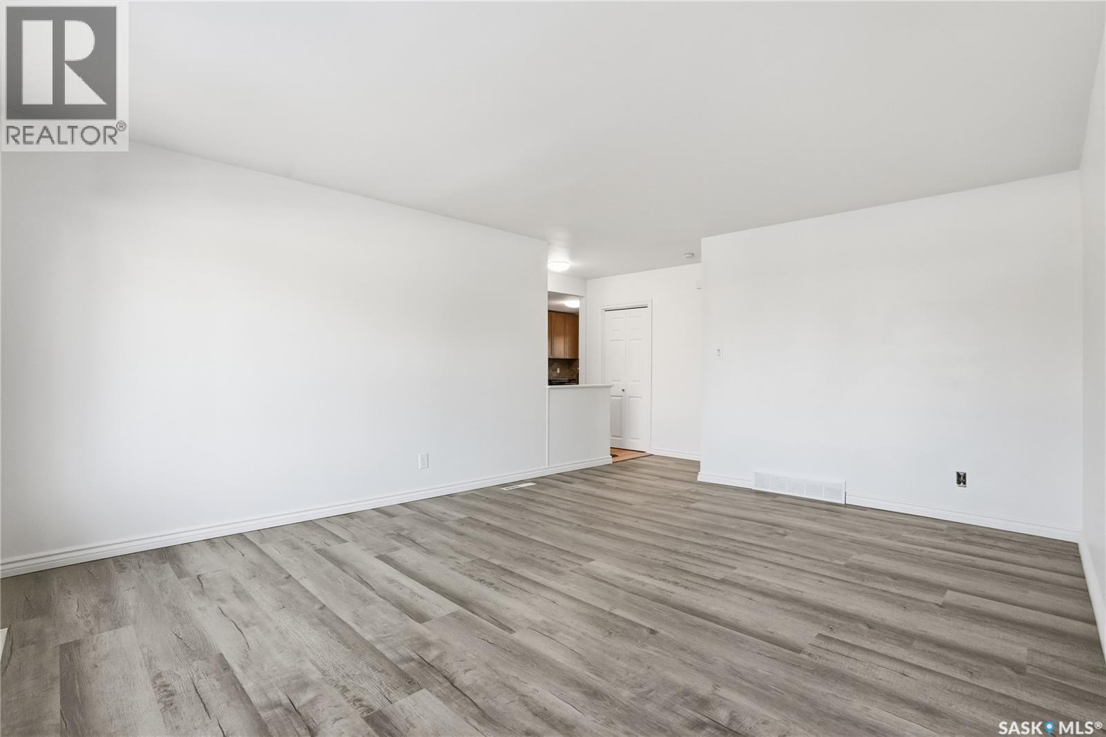 1906 Louise Avenue, Saskatoon, Saskatchewan  S7J 2C2 - Photo 5 - SK025839