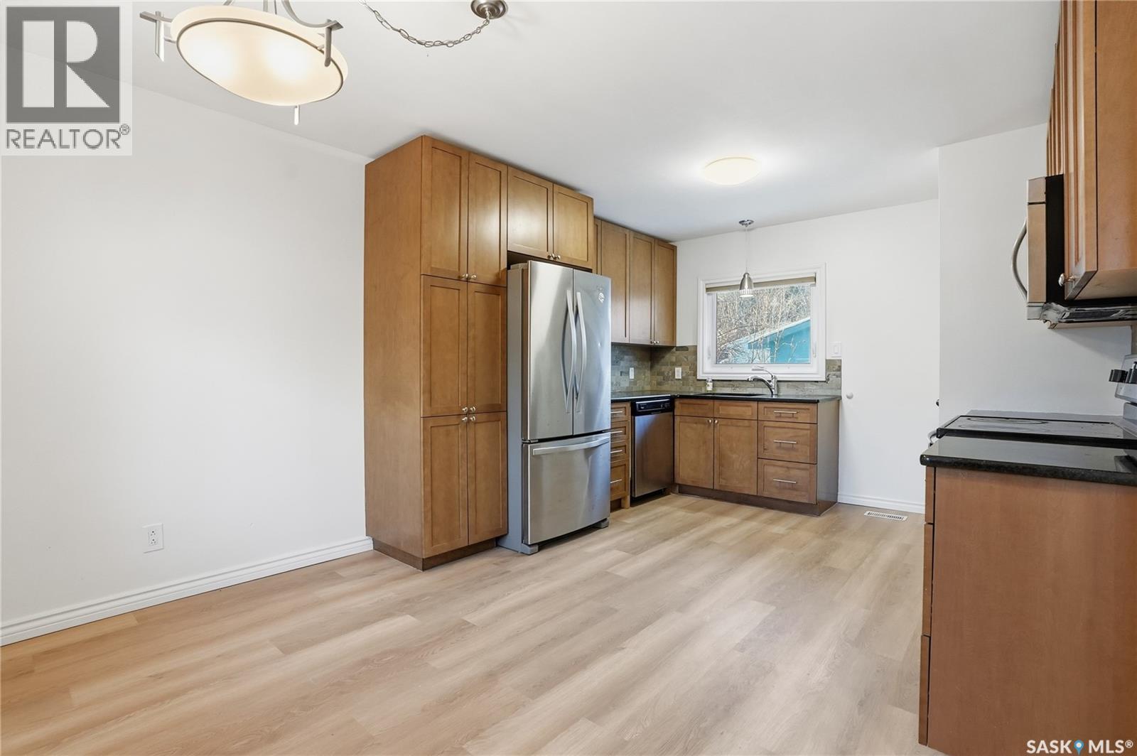 1906 Louise Avenue, Saskatoon, Saskatchewan  S7J 2C2 - Photo 8 - SK025839