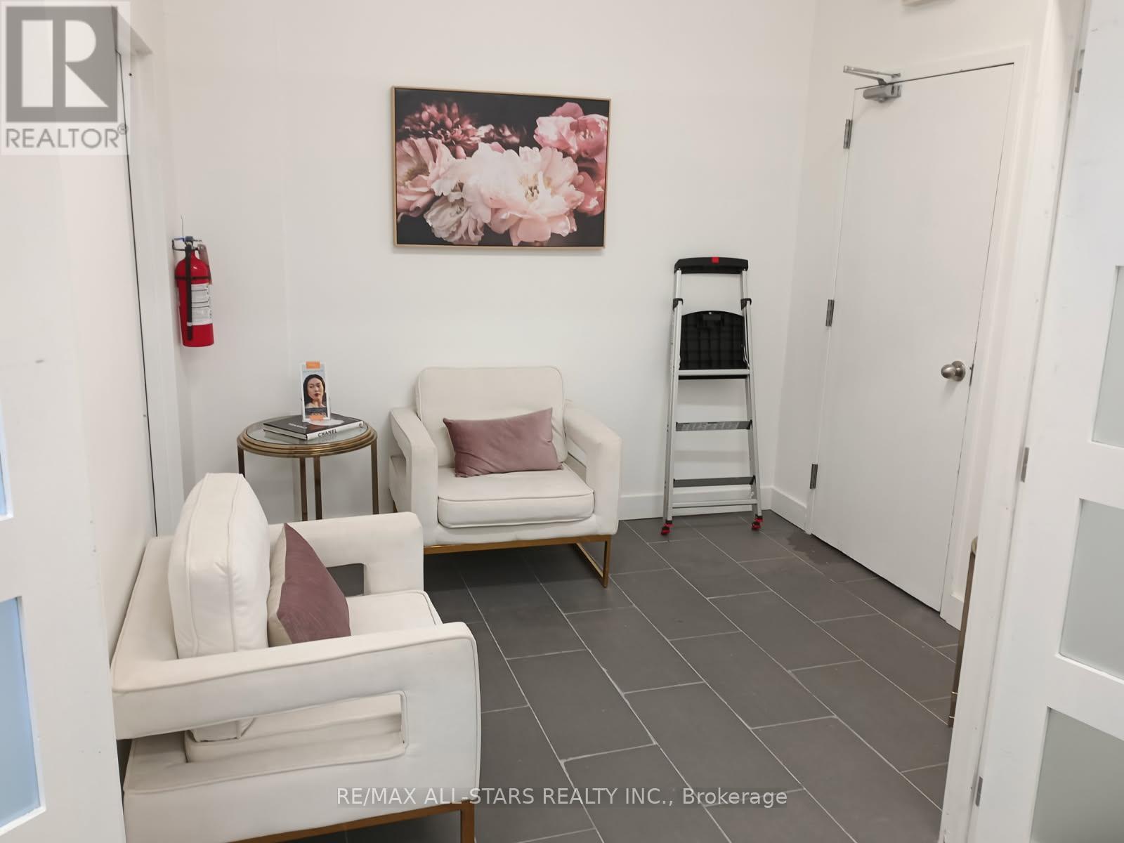 104a1 - 717 Queen Street E, Toronto, Ontario  M4M 1H1 - Photo 2 - E12640876