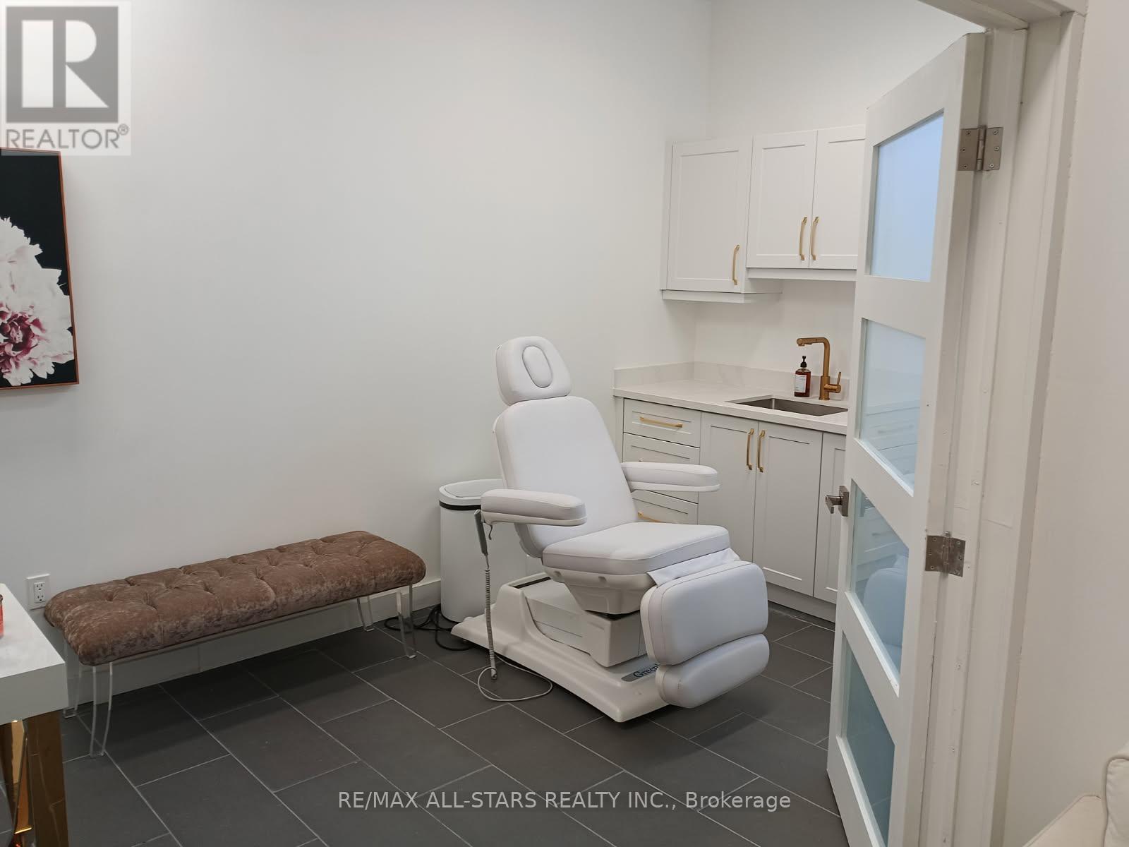 104a1 - 717 Queen Street E, Toronto, Ontario  M4M 1H1 - Photo 4 - E12640876