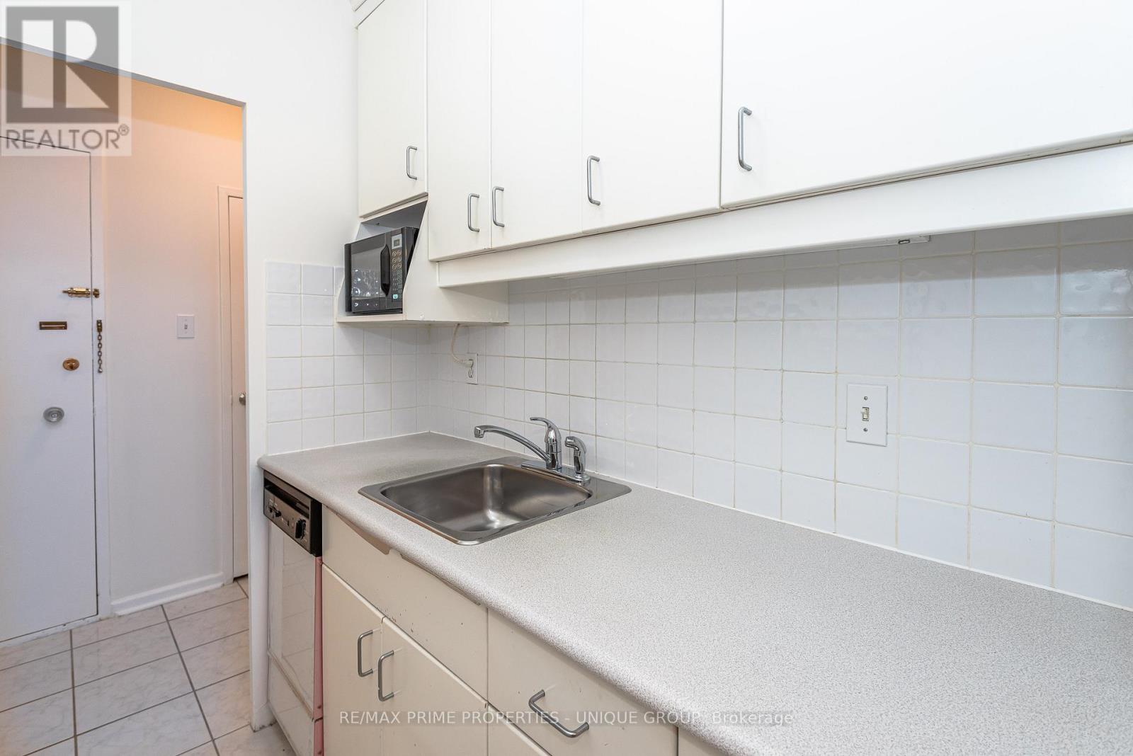 303 - 78 Warren Road, Toronto, Ontario  M4V 2R6 - Photo 14 - C12461621