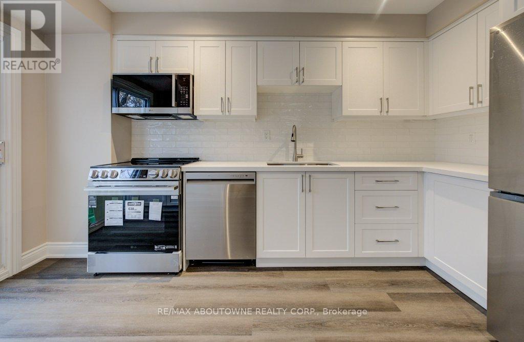 13 Normandy Place, Oakville, Ontario  L6K 1R9 - Photo 3 - W12612766