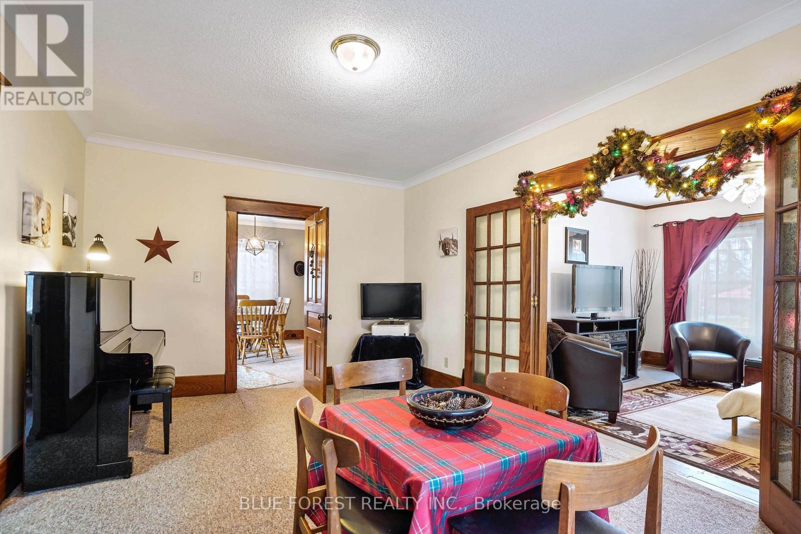 136 Furnival Road, West Elgin, Ontario  N0L 2C0 - Photo 12 - X12645742