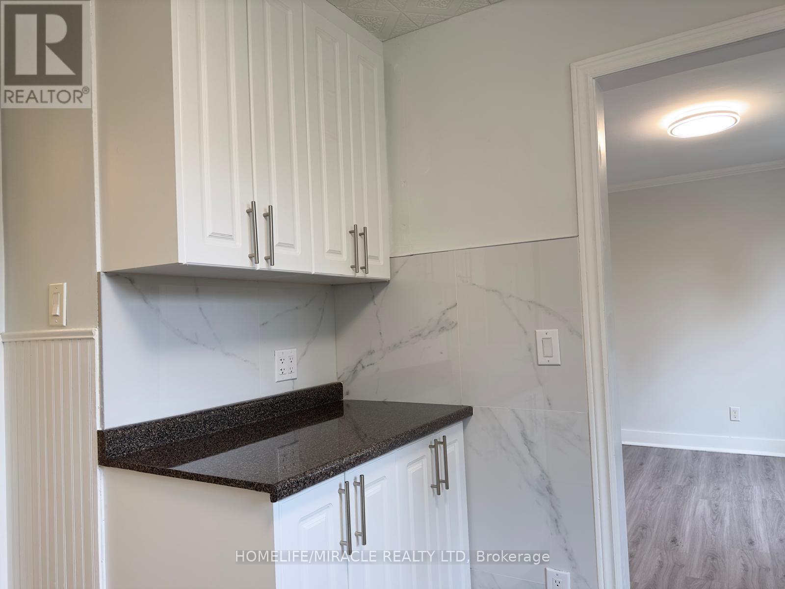 5672 Drummond Road, Niagara Falls, Ontario  L2G 4L4 - Photo 7 - X12600458