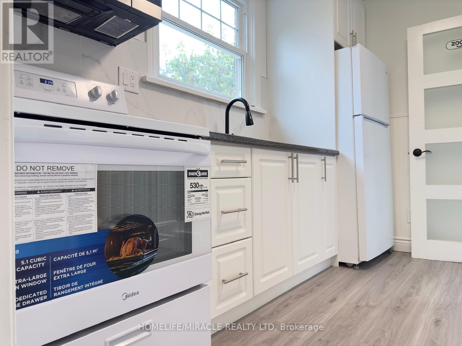 5672 Drummond Road, Niagara Falls, Ontario  L2G 4L4 - Photo 6 - X12600458