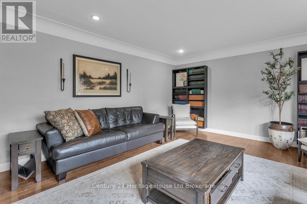 1 Highland Drive, Tillsonburg, Ontario  N4G 2E8 - Photo 4 - X12645762