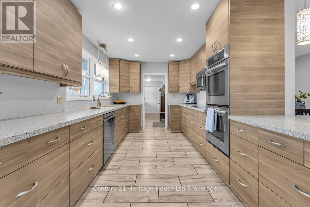 1 Highland Drive, Tillsonburg, Ontario  N4G 2E8 - Photo 5 - X12645762