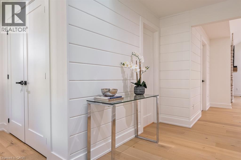 2282 Fairleigh Place, Burlington, Ontario  L7R 1G7 - Photo 4 - 40777627