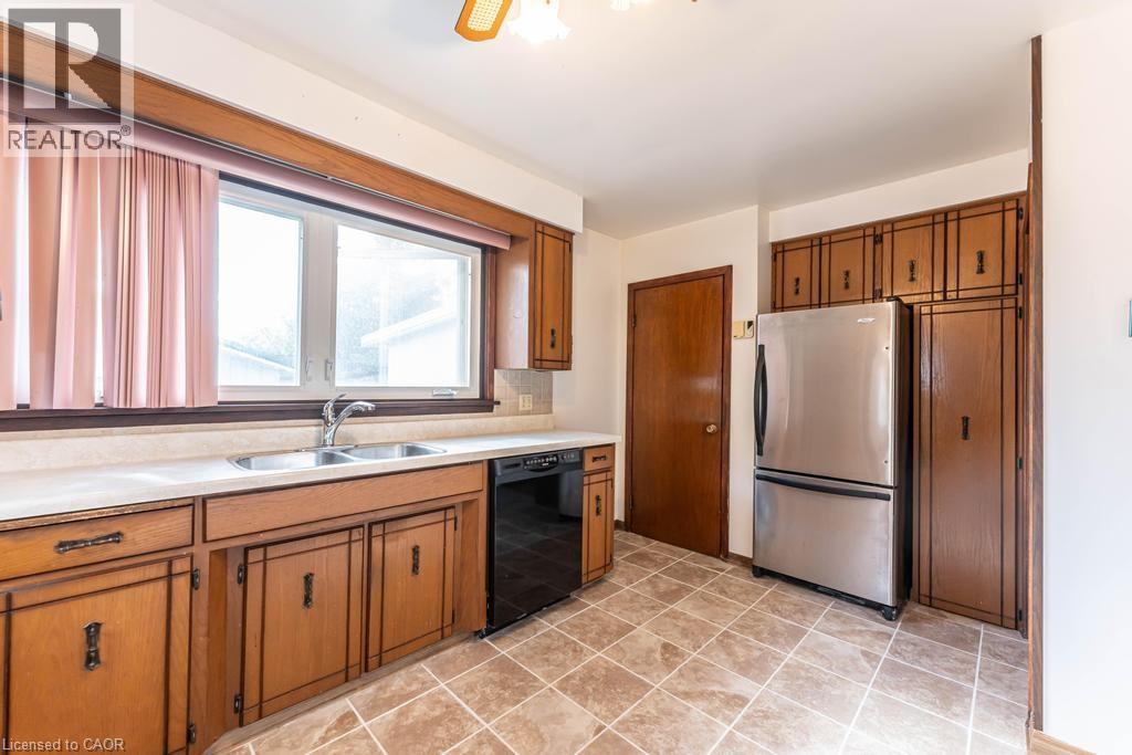 24 Hilda Street, Welland, Ontario  L3C 3N2 - Photo 6 - 40781178