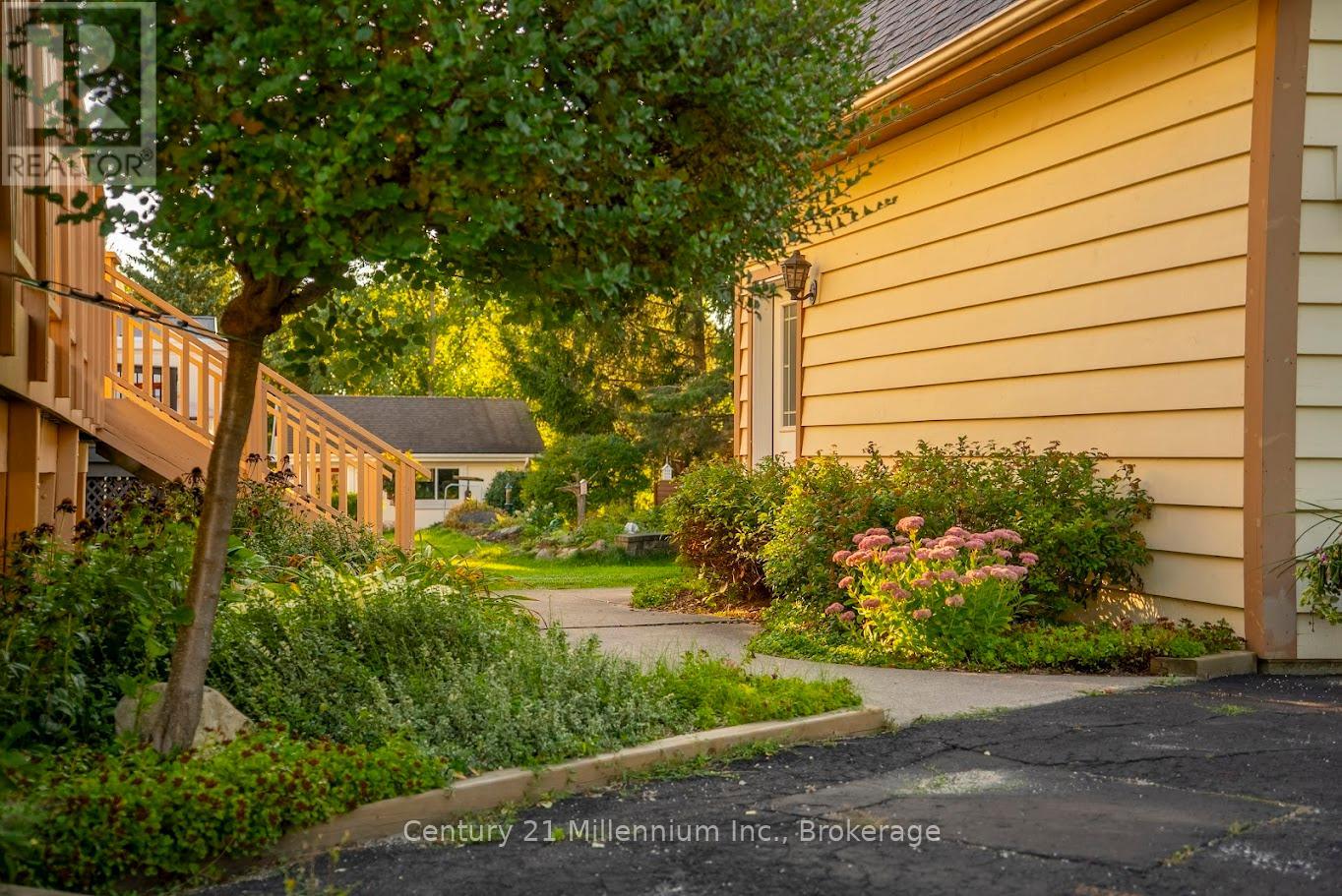 130 Pioneer Lane, Blue Mountains, Ontario  L9Y 0M7 - Photo 41 - X12516094