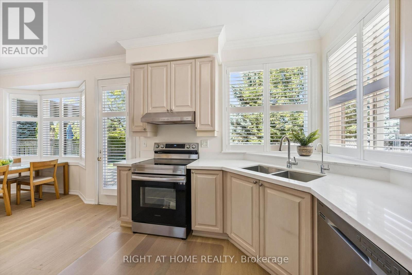 1413 Pinecliff Road, Oakville, Ontario  L6M 3Z2 - Photo 13 - W12645746