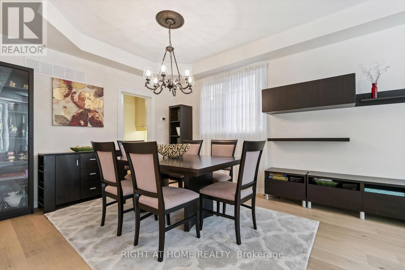 1413 Pinecliff Road, Oakville, Ontario  L6M 3Z2 - Photo 5 - W12645746